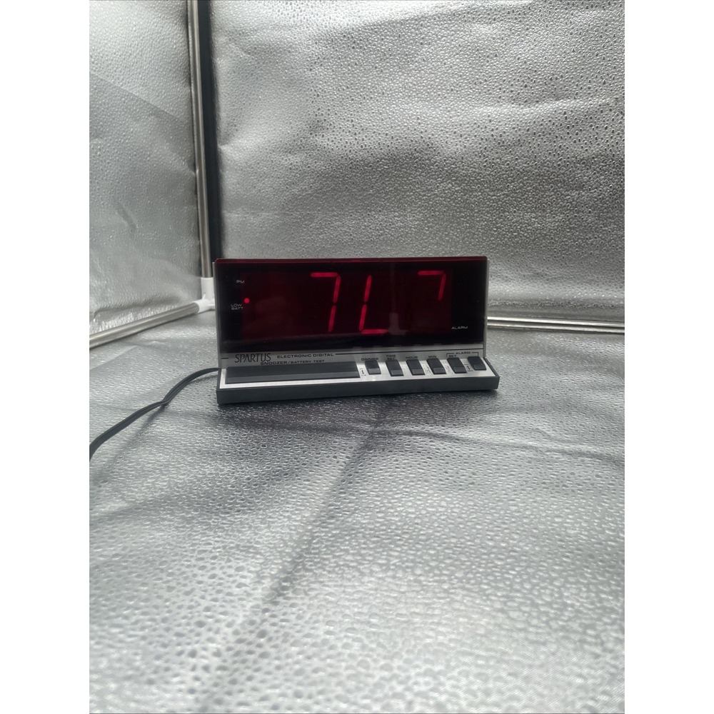 Vintage Spartus Screen Electronic Digital Alarm Clock 526N 1150 Works